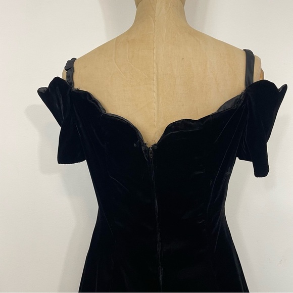 80s Velvet Goth Dress Black 7/8 Tulle 80s 90s Scallop Doll Grunge Alt Party LBD - Picture 6 of 15